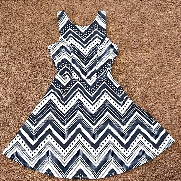 Dress- size S - Picture 1 of 3